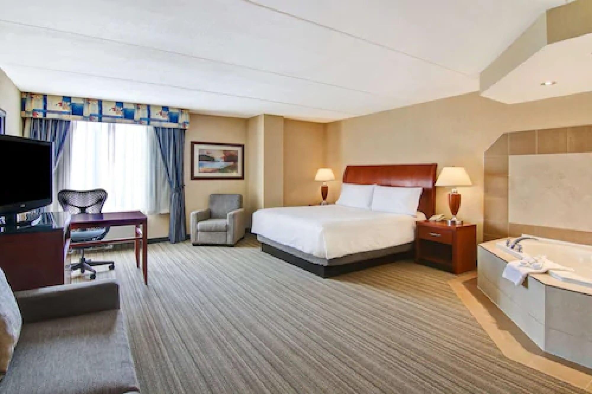 Hilton Garden Inn Toronto/Burlington Exterior photo