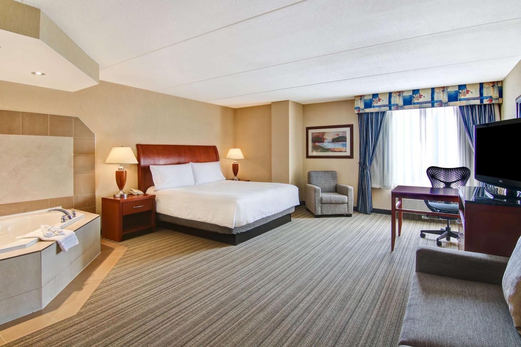 Hilton Garden Inn Toronto/Burlington Exterior photo
