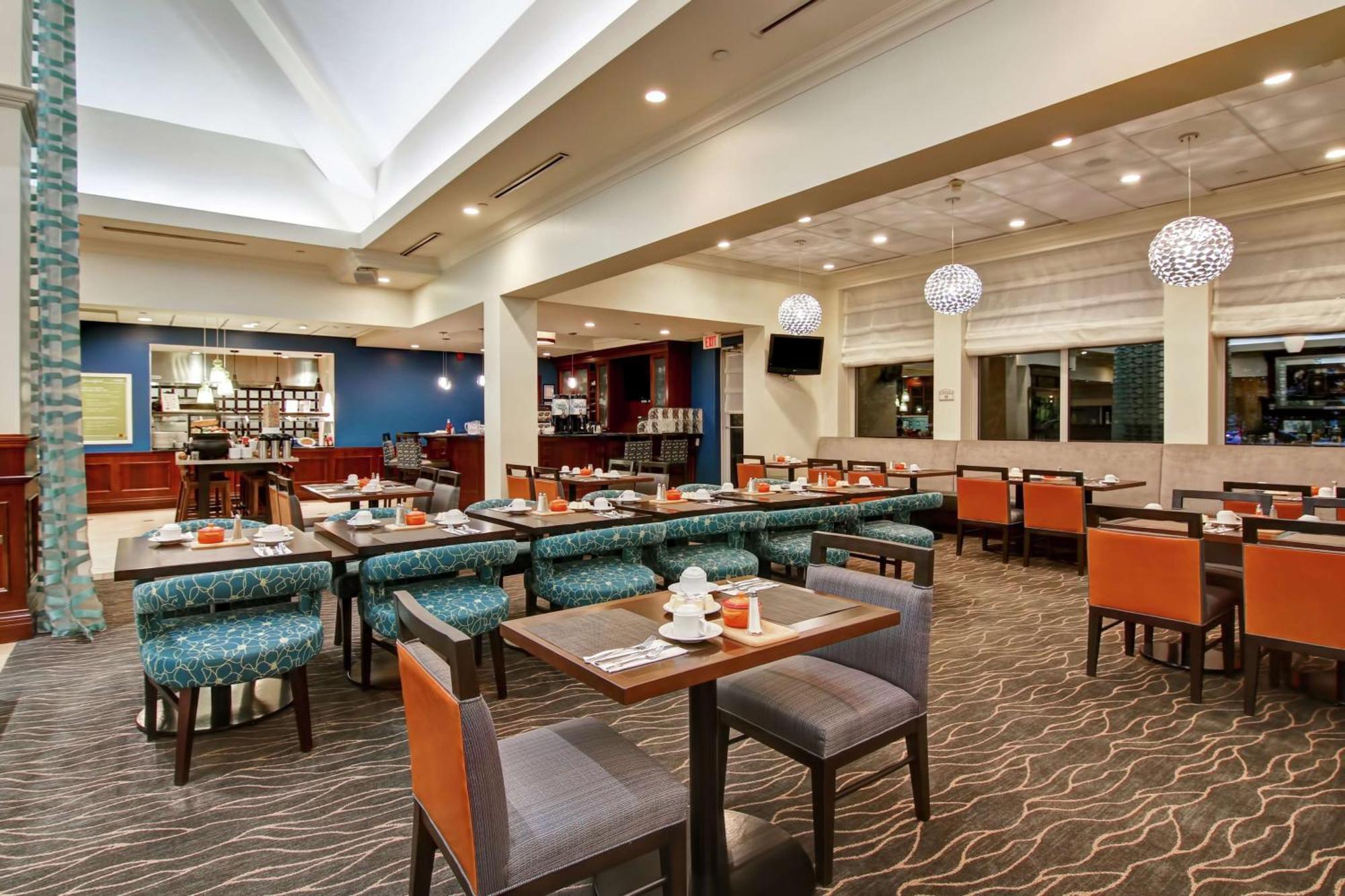 Hilton Garden Inn Toronto/Burlington Exterior photo