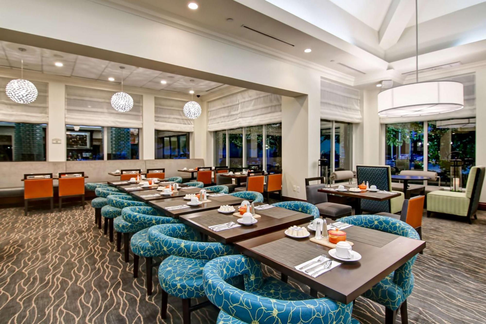 Hilton Garden Inn Toronto/Burlington Exterior photo